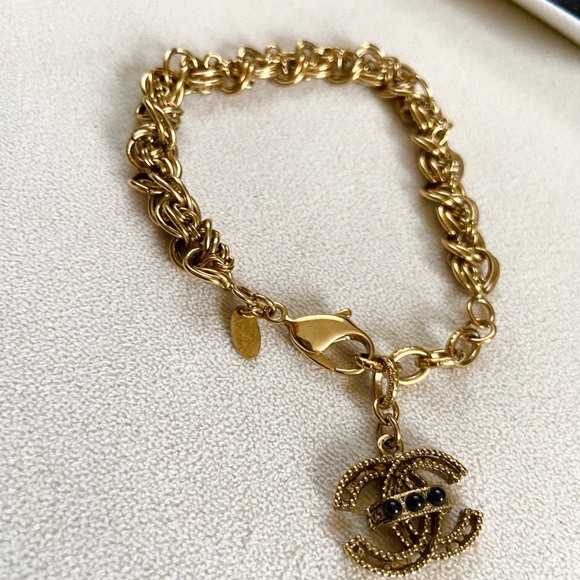 ❌SOLD❌24k Gold Plated Chanel CC Bracelet - Picture 3 of 7
